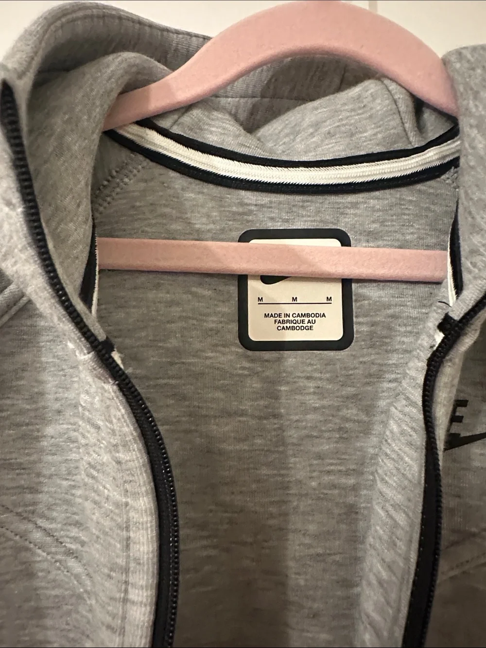 Nike Men’s Light Gray Hooded Performance Jacket